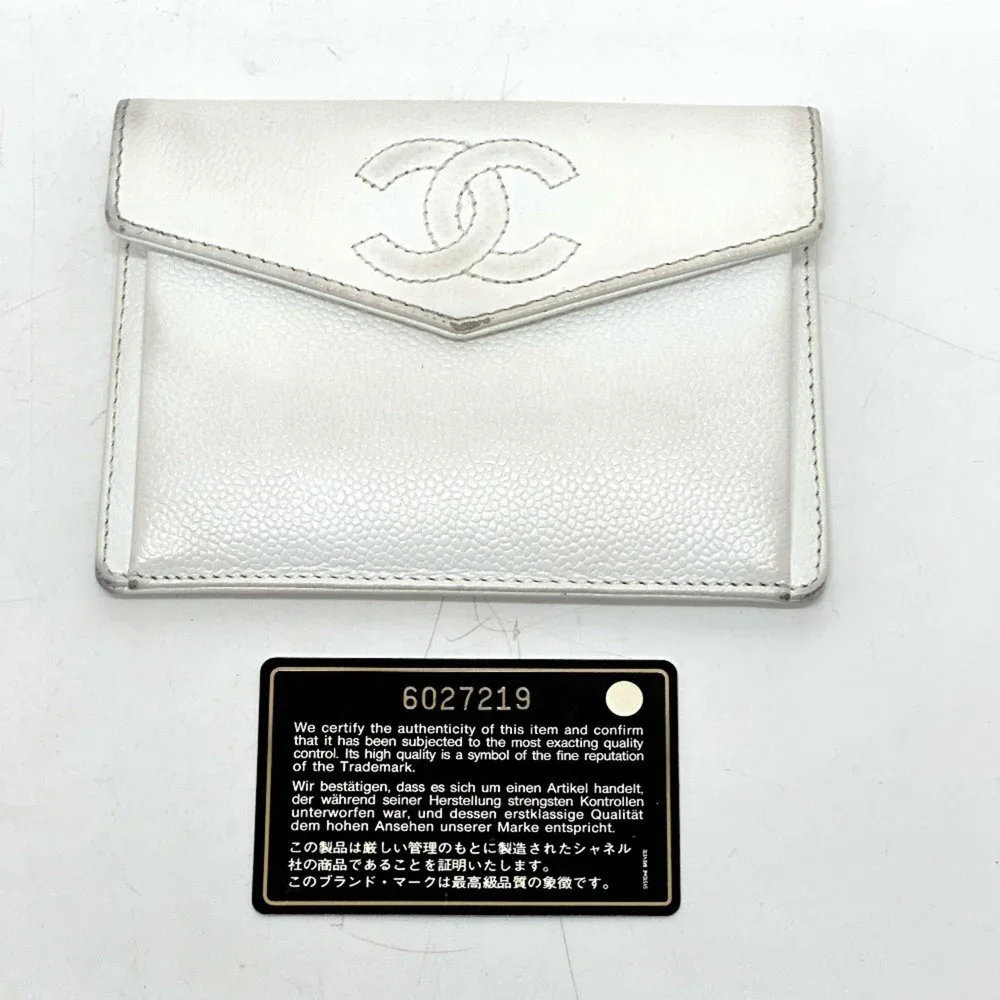 CHANEL Authentic White Caviar Leather Logo Wallet